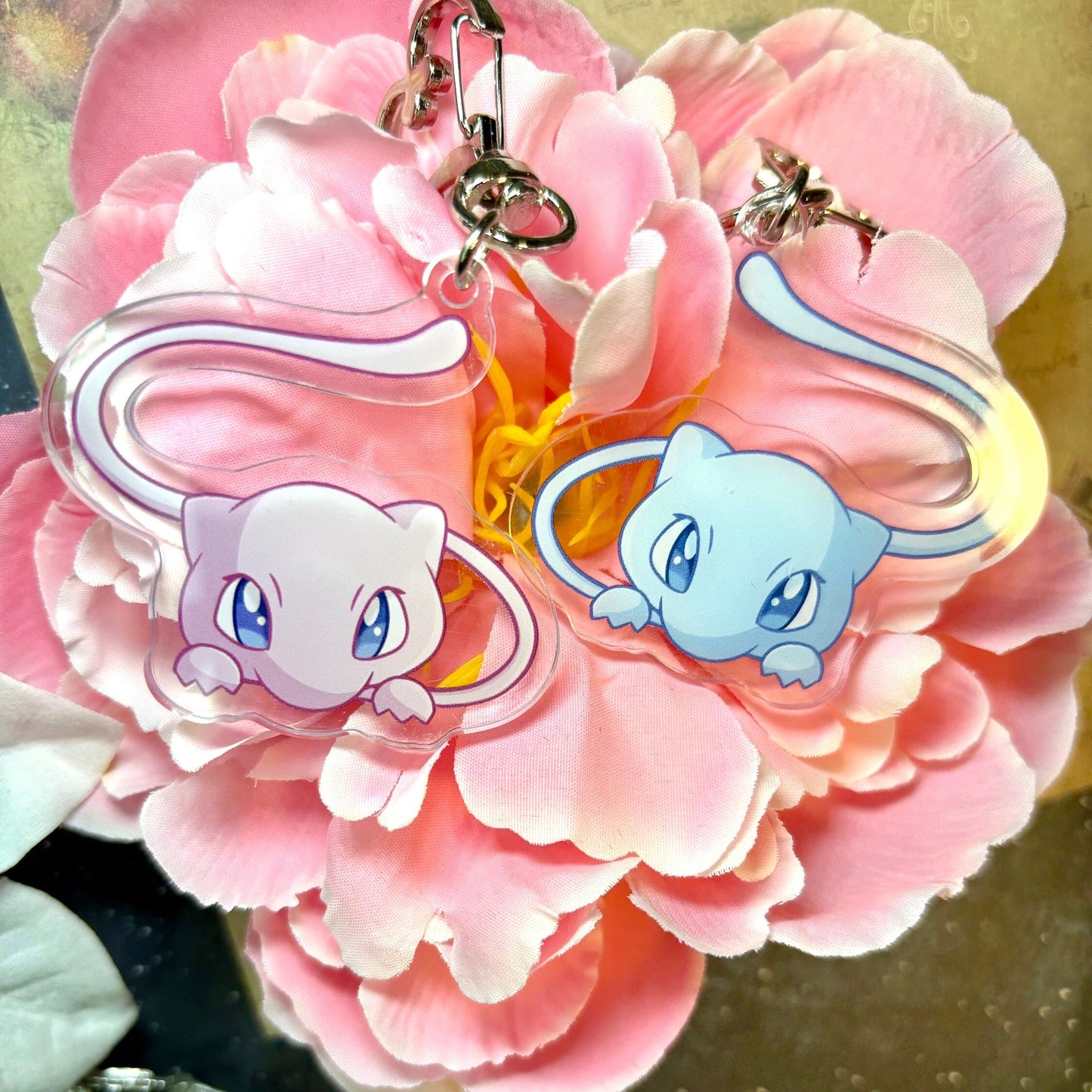 Mew | 2" Double-sided Peeking Charm Series