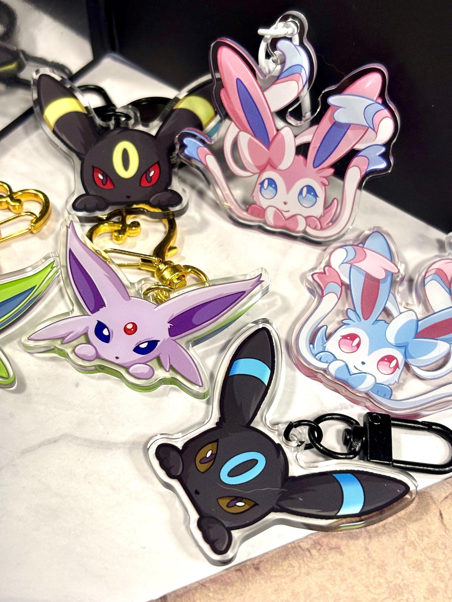 Double-sided Shiny Peeking Vees Acrylic Keychain | Fanart Gifts