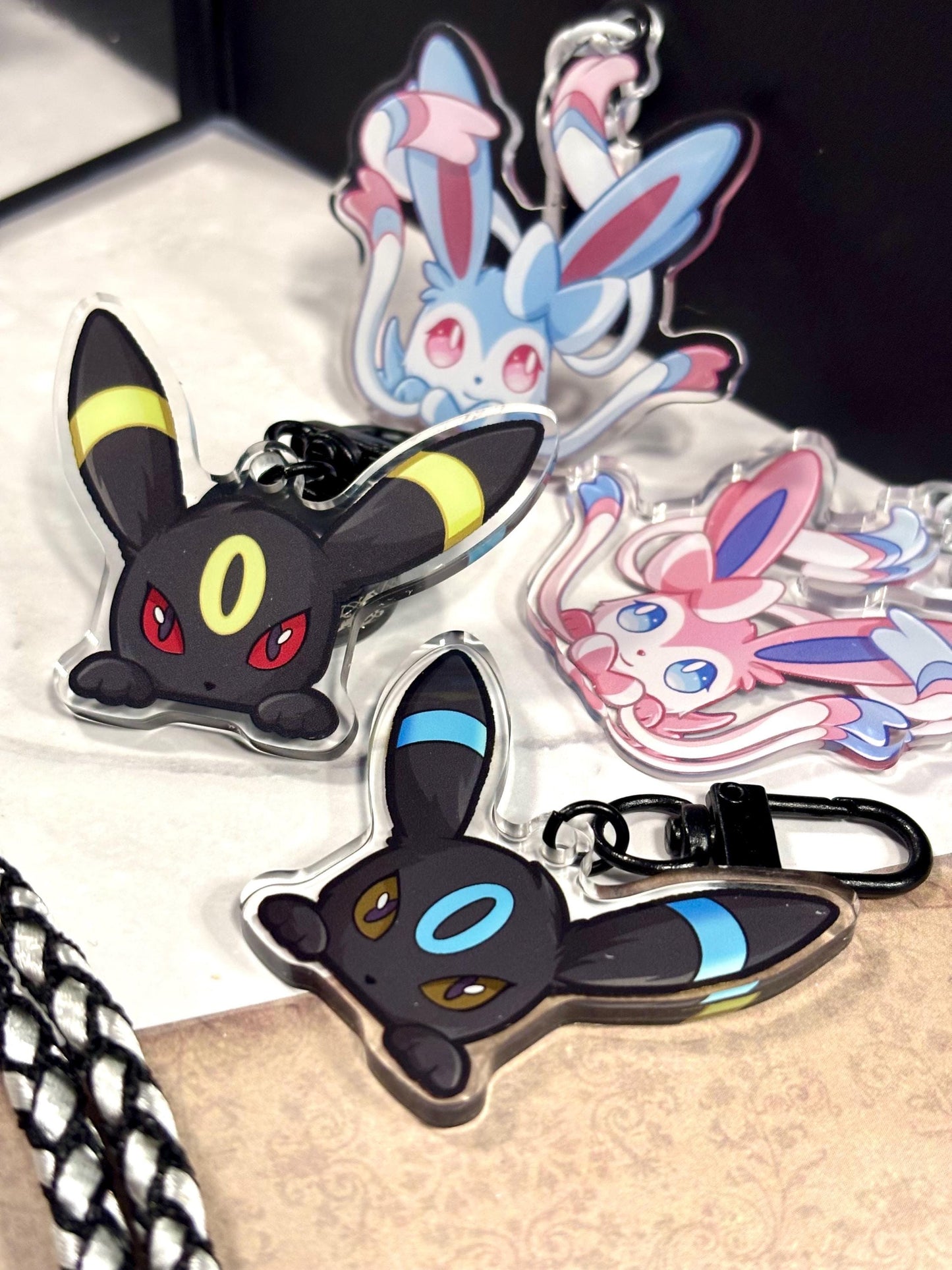 Double-sided Shiny Peeking Vees Acrylic Keychain | Fanart Gifts