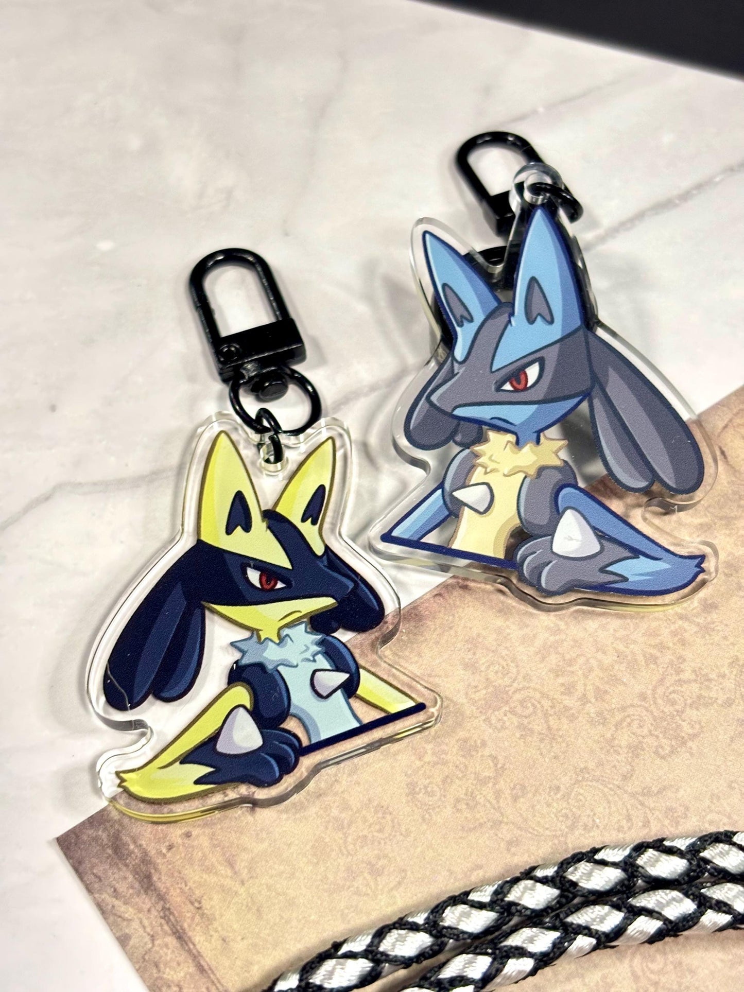 Shiny Double-sided Keychain | Peeking Fighting Dog Fanart