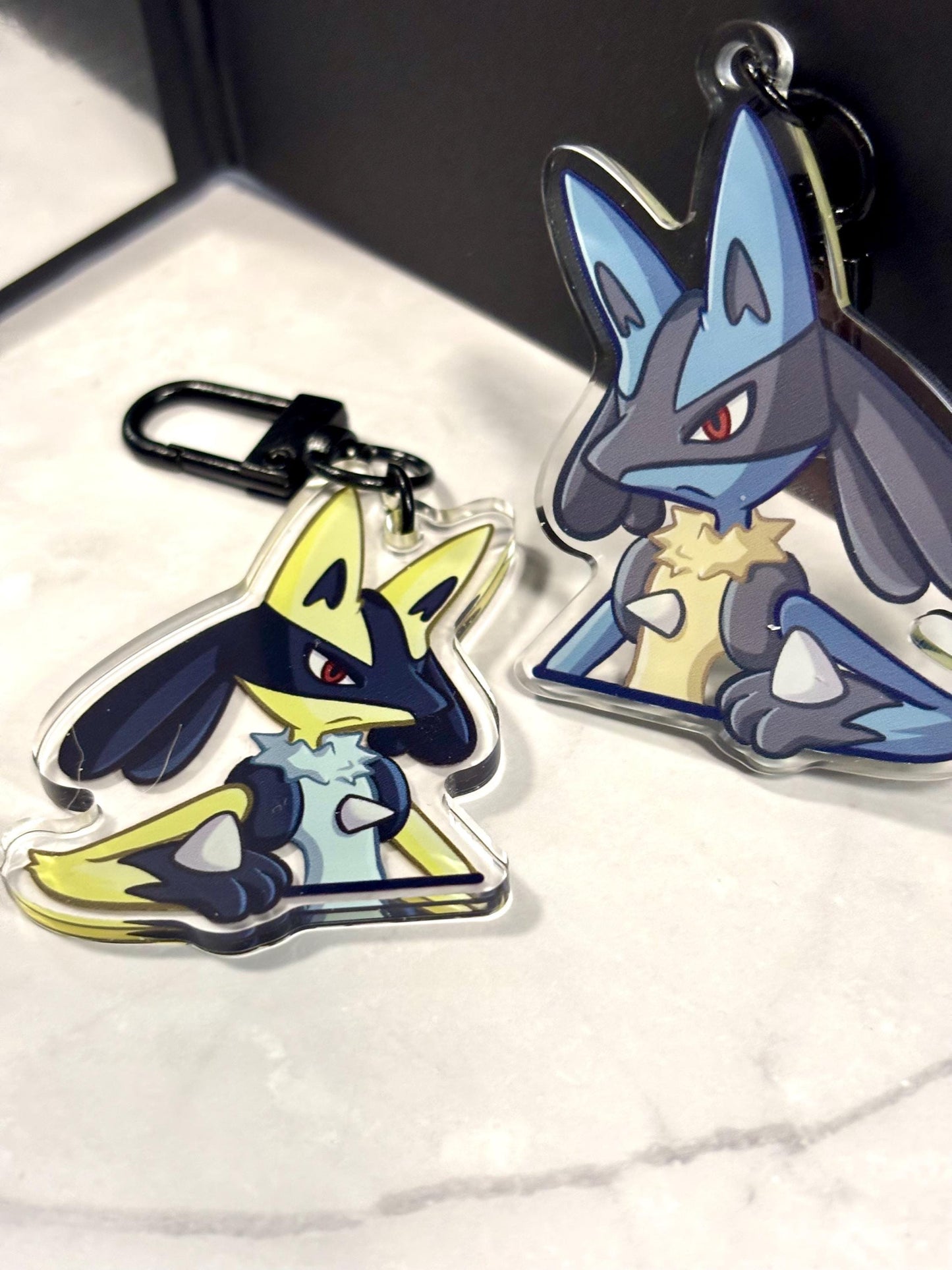 Shiny Double-sided Keychain | Peeking Fighting Dog Fanart