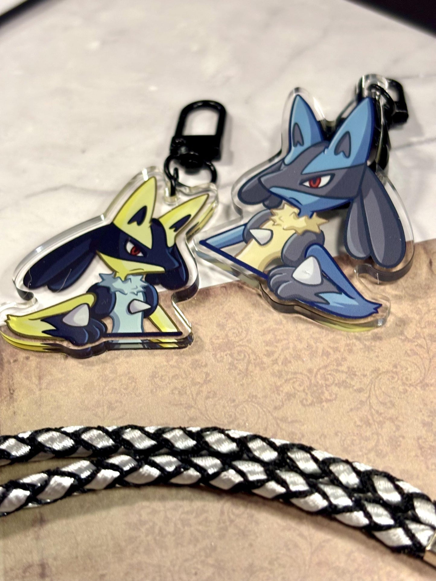 Shiny Double-sided Keychain | Peeking Fighting Dog Fanart